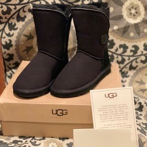 UGG Bailey Button boot